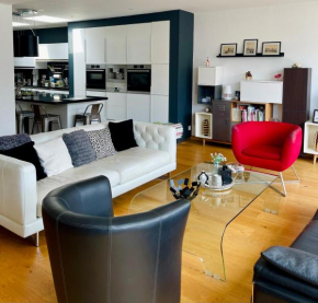 DUPLEX - PLEIN CENTRE AVEC UNE GRANDE TERASSE